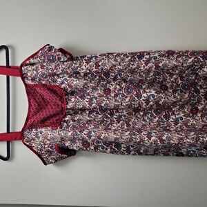 Chic Paisley Dress with Red Highlights